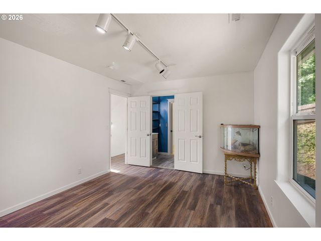 620 S 67TH St, Springfield, OR 97478
