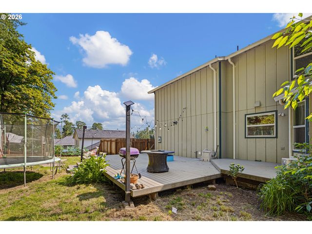 620 S 67TH St, Springfield, OR 97478