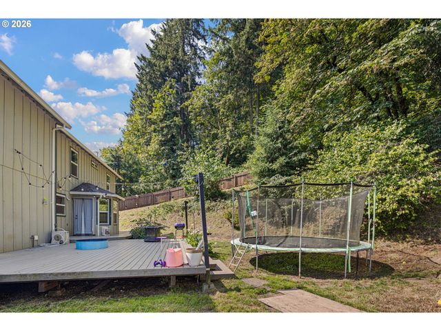 620 S 67TH St, Springfield, OR 97478