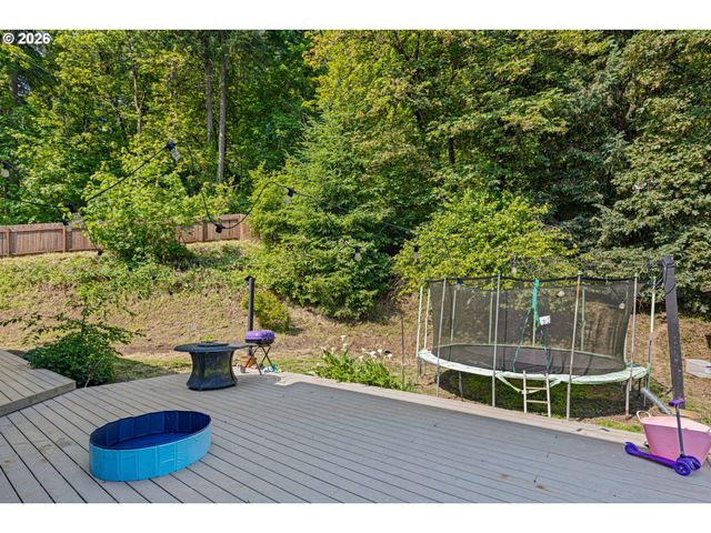 620 S 67TH St, Springfield, OR 97478