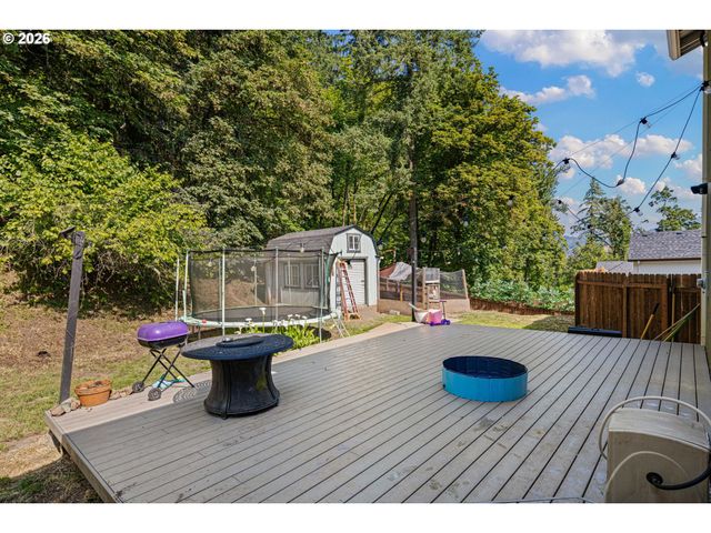 620 S 67TH St, Springfield, OR 97478