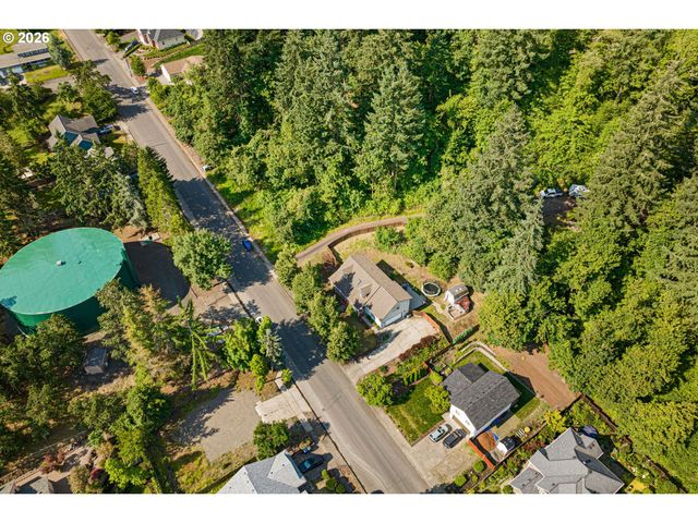 620 S 67TH St, Springfield, OR 97478