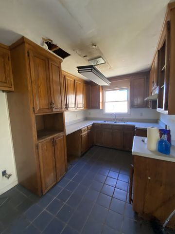 1094 Theta Pike, Columbia, TN 38401