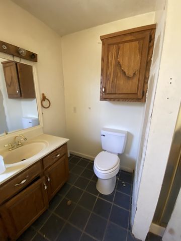 1094 Theta Pike, Columbia, TN 38401