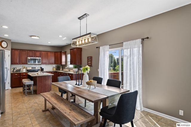 10605 Hillcrest Drive, La Vista, NE 68128