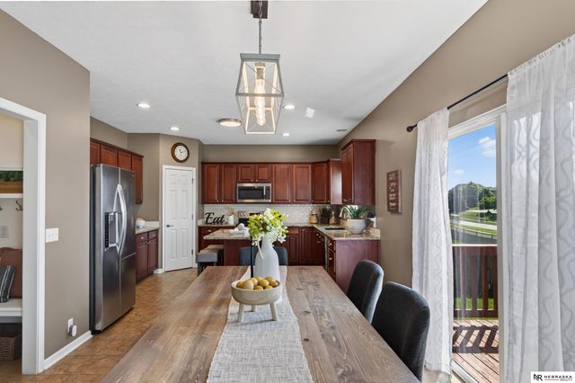 10605 Hillcrest Drive, La Vista, NE 68128