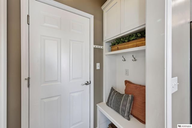 10605 Hillcrest Drive, La Vista, NE 68128