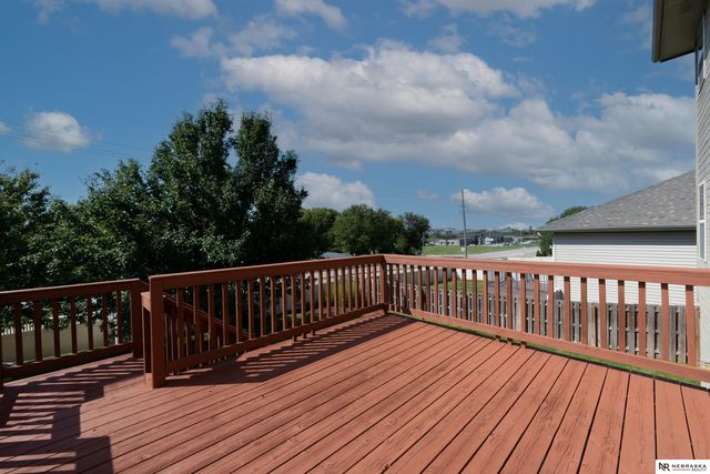 10605 Hillcrest Drive, La Vista, NE 68128