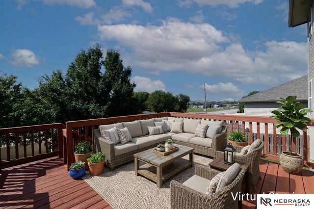 10605 Hillcrest Drive, La Vista, NE 68128