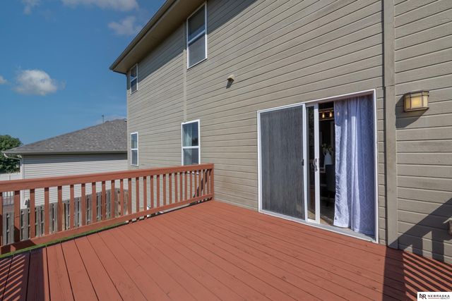 10605 Hillcrest Drive, La Vista, NE 68128