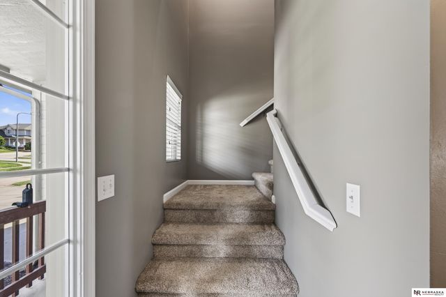 10605 Hillcrest Drive, La Vista, NE 68128