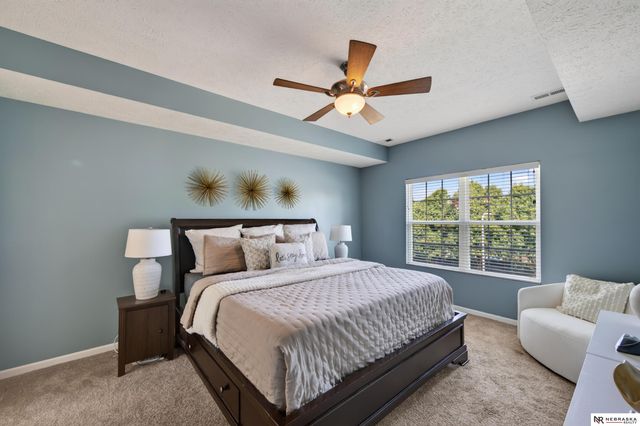 10605 Hillcrest Drive, La Vista, NE 68128
