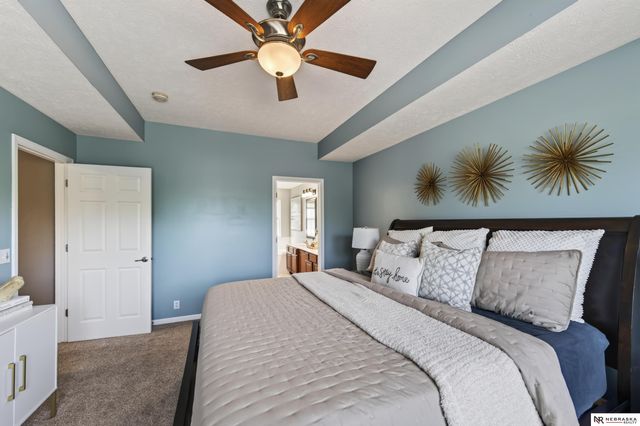 10605 Hillcrest Drive, La Vista, NE 68128