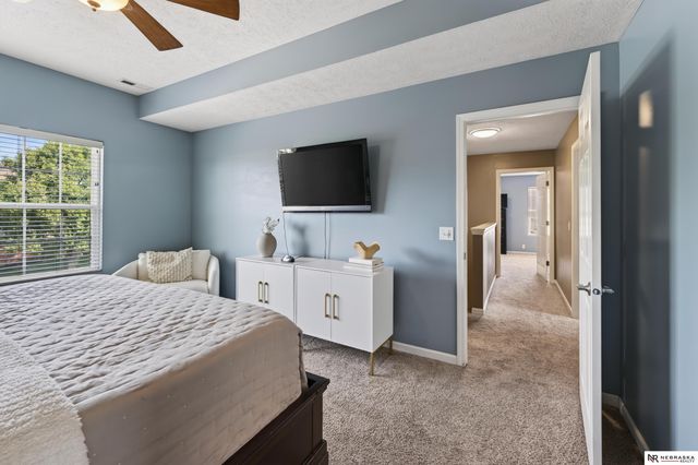 10605 Hillcrest Drive, La Vista, NE 68128