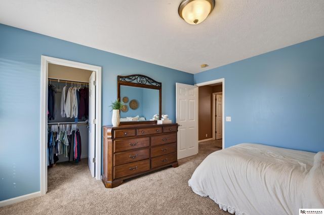 10605 Hillcrest Drive, La Vista, NE 68128