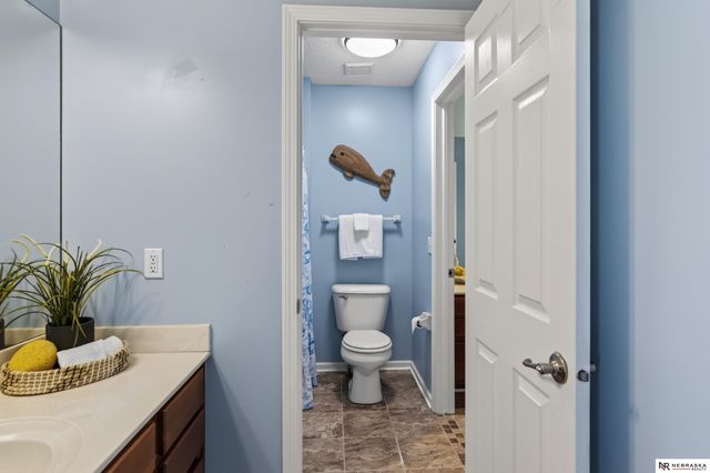 10605 Hillcrest Drive, La Vista, NE 68128