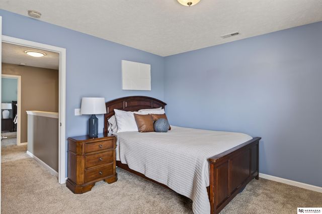 10605 Hillcrest Drive, La Vista, NE 68128