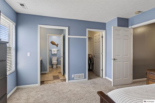 10605 Hillcrest Drive, La Vista, NE 68128
