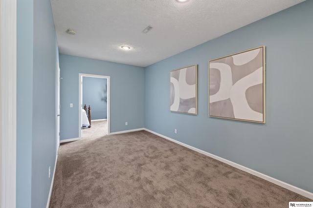 10605 Hillcrest Drive, La Vista, NE 68128