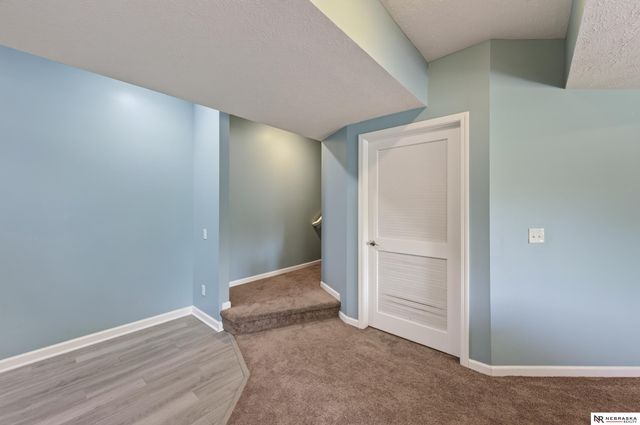 10605 Hillcrest Drive, La Vista, NE 68128