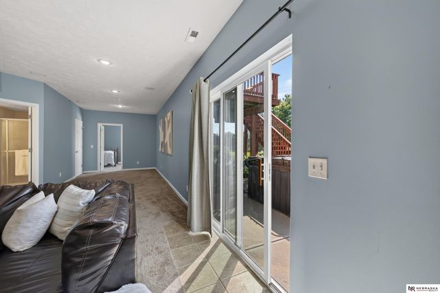 10605 Hillcrest Drive, La Vista, NE 68128
