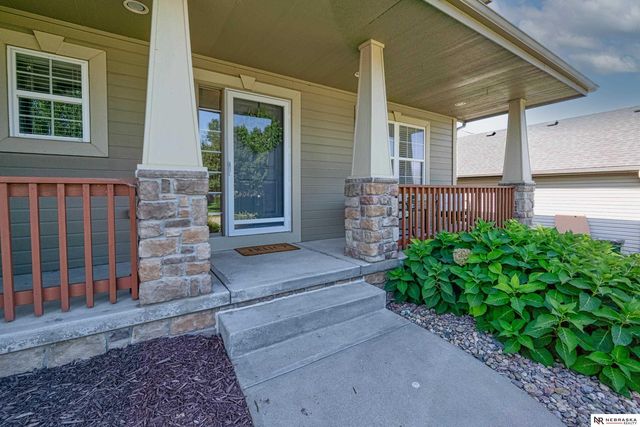 10605 Hillcrest Drive, La Vista, NE 68128