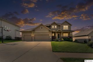 10605 Hillcrest Drive, La Vista, NE 68128