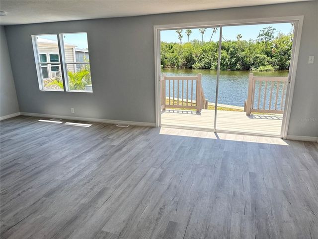 460 MOUNT OAK AVENUE NE 745, St Petersburg, FL 33702