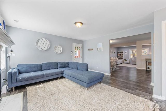4914 Glenbrier Drive, Charlotte, NC 28212