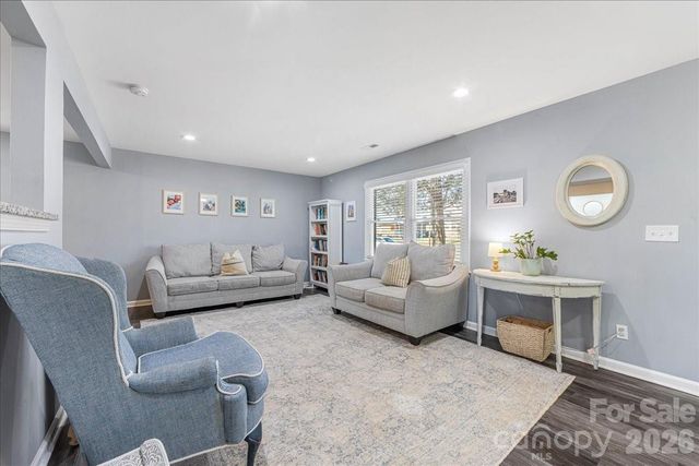 4914 Glenbrier Drive, Charlotte, NC 28212