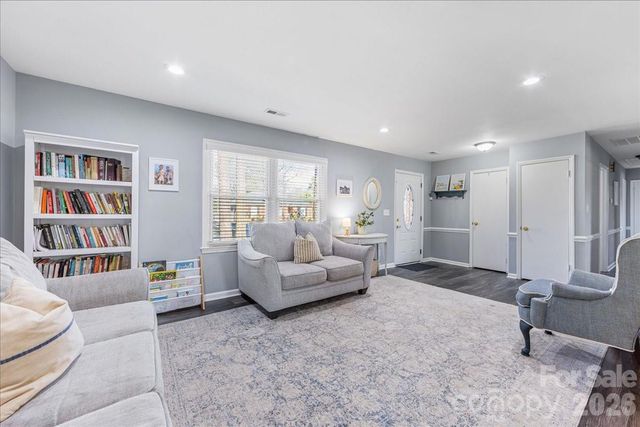 4914 Glenbrier Drive, Charlotte, NC 28212