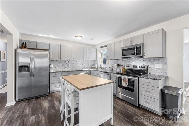4914 Glenbrier Drive, Charlotte, NC 28212