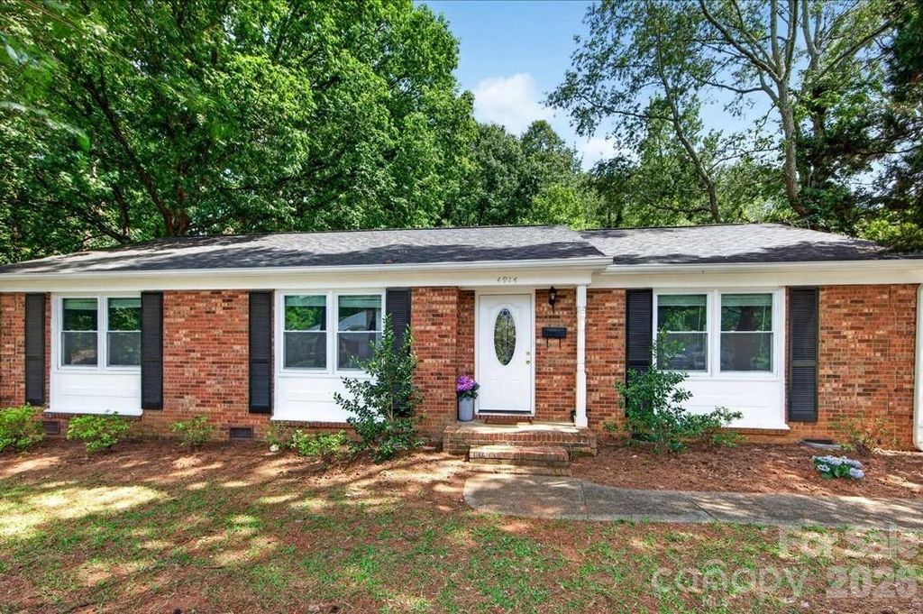 4914 Glenbrier Drive, Charlotte, NC 28212
