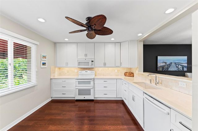 6101 34TH STREET W 3D, Bradenton, FL 34210