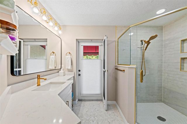 6101 34TH STREET W 3D, Bradenton, FL 34210