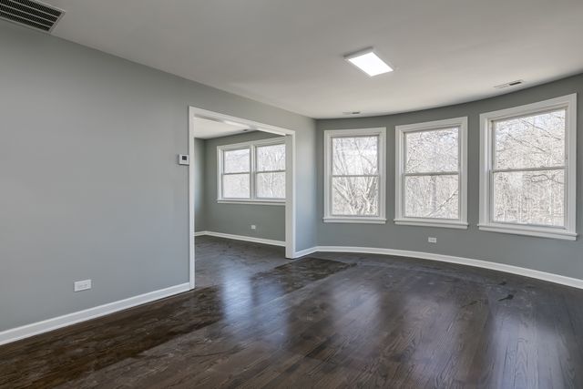 5843 N Cicero Avenue 2, Chicago, IL 60646