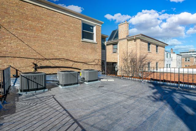 5843 N Cicero Avenue 2, Chicago, IL 60646