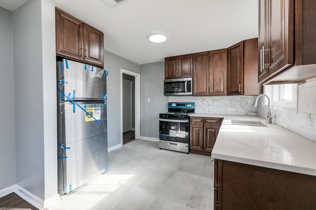 5843 N Cicero Avenue 2, Chicago, IL 60646