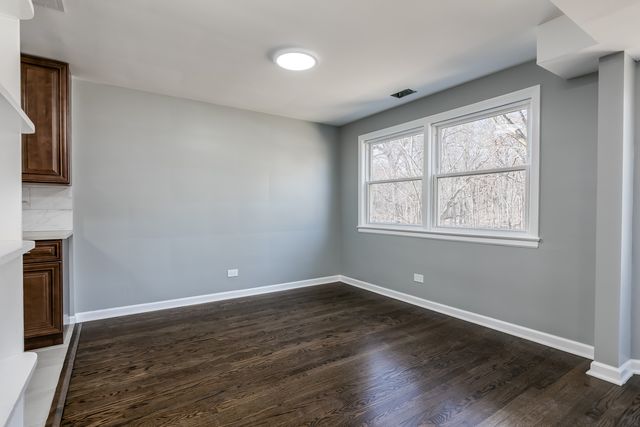 5843 N Cicero Avenue 2, Chicago, IL 60646