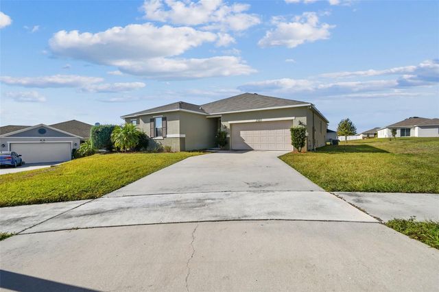 2305 GLADIOLUS LANE, Mascotte, FL 34753