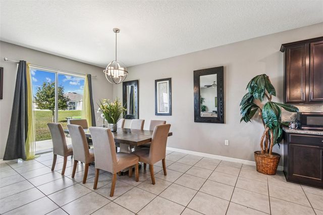 2305 GLADIOLUS LANE, Mascotte, FL 34753