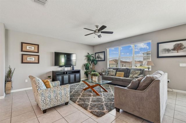 2305 GLADIOLUS LANE, Mascotte, FL 34753