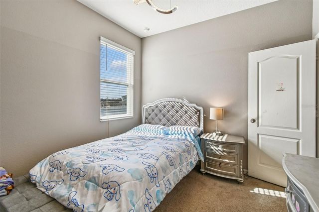 2305 GLADIOLUS LANE, Mascotte, FL 34753