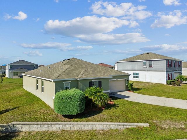 2305 GLADIOLUS LANE, Mascotte, FL 34753