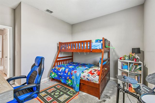 2305 GLADIOLUS LANE, Mascotte, FL 34753