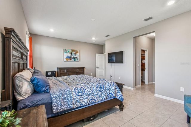 2305 GLADIOLUS LANE, Mascotte, FL 34753