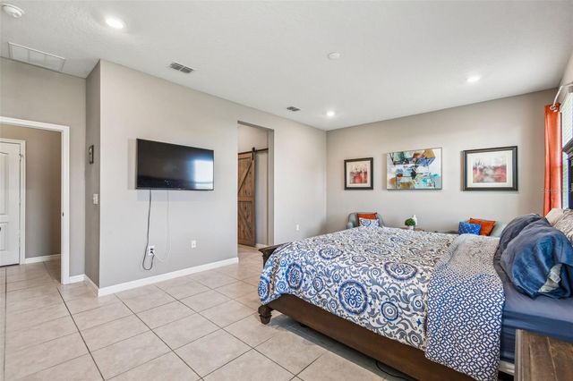 2305 GLADIOLUS LANE, Mascotte, FL 34753