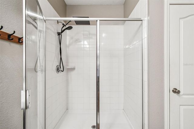 2305 GLADIOLUS LANE, Mascotte, FL 34753