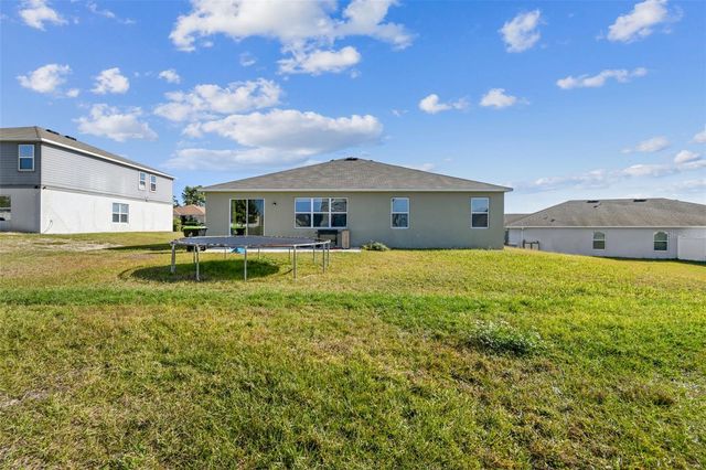 2305 GLADIOLUS LANE, Mascotte, FL 34753