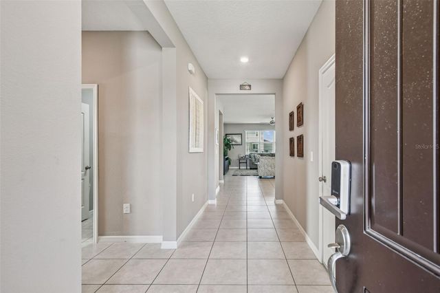 2305 GLADIOLUS LANE, Mascotte, FL 34753